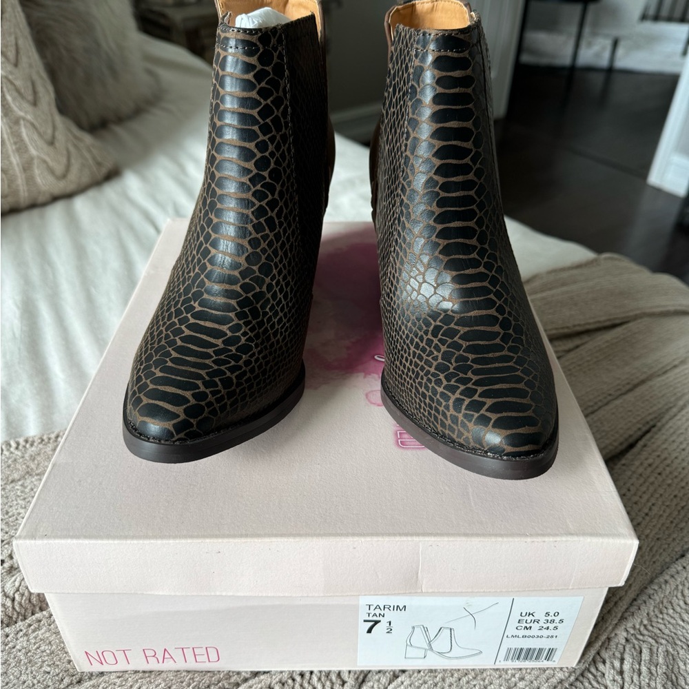 Laura Mariano by Not Rated Women’s Boots